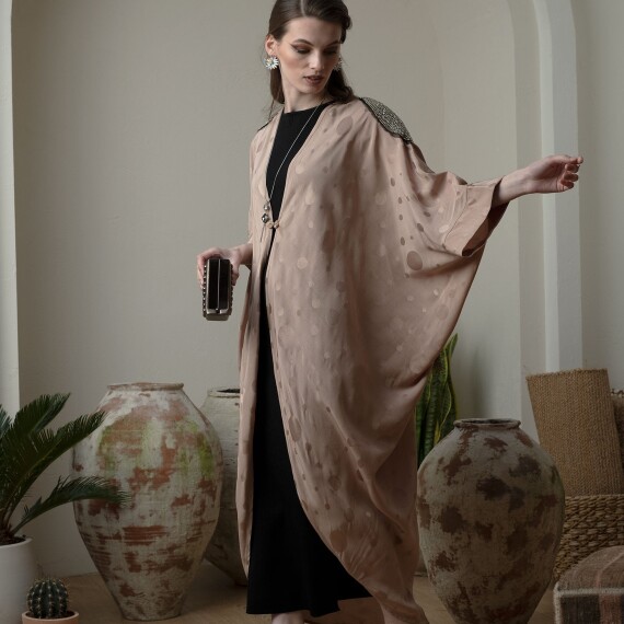 http://lb.kyveli.me/products/color-your-nights-abaya